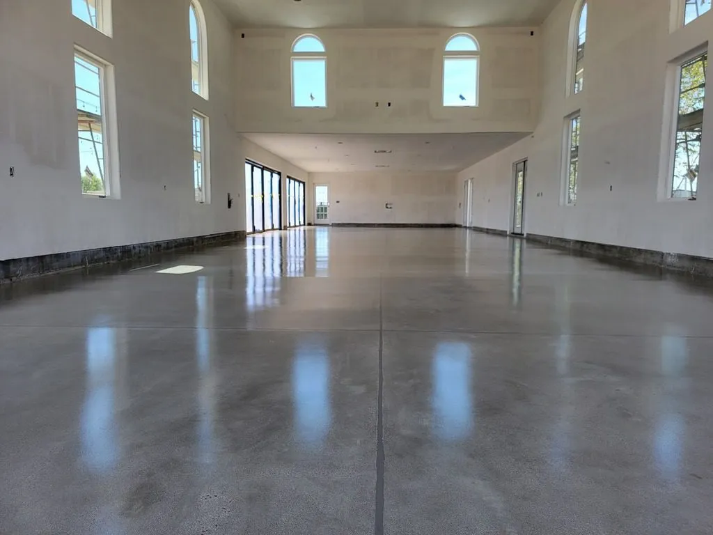 Clear polyaspartic floor coating